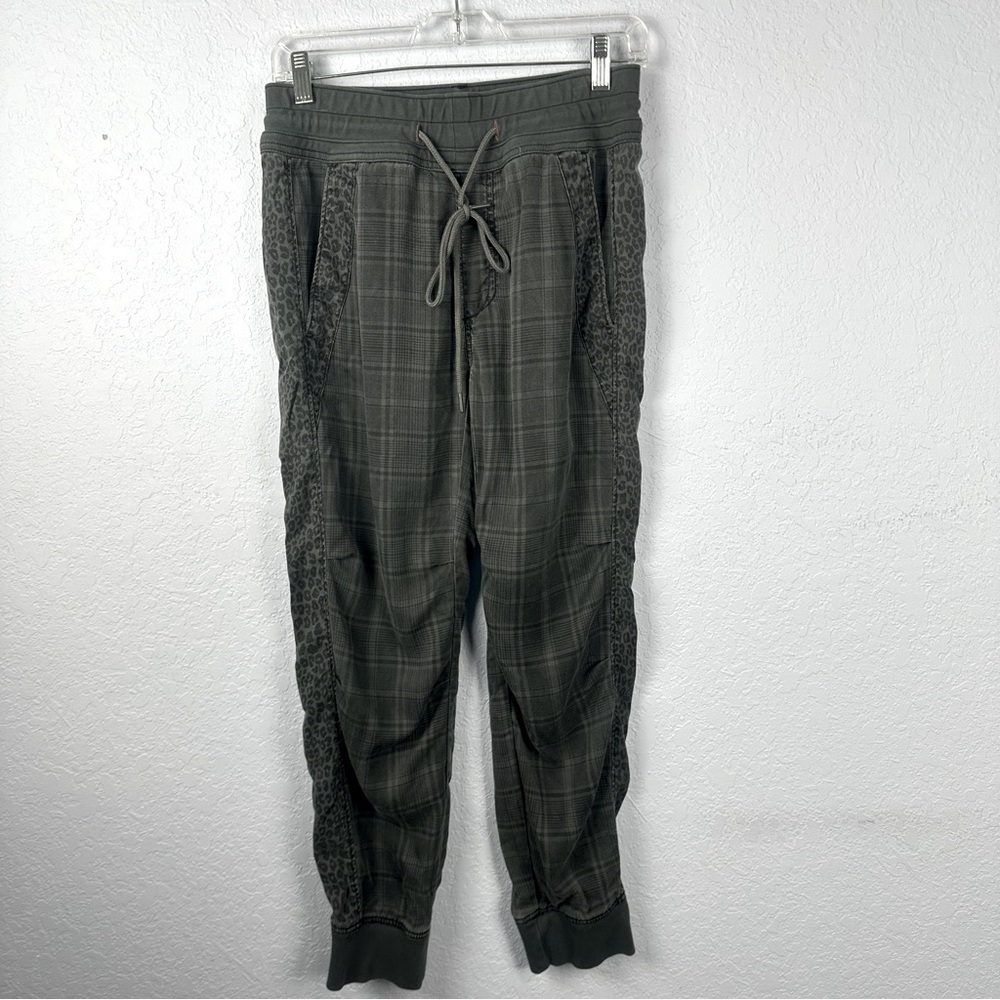 By Anthropologie Women’s Kallie Leopard Print Plaid Joggers XS